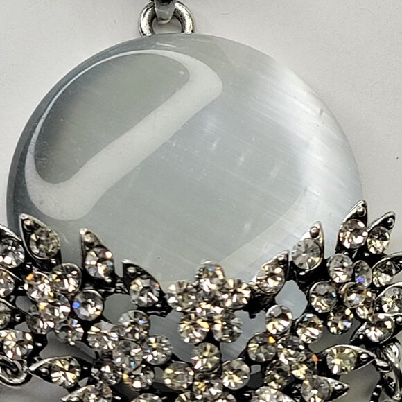 Statement Silvertone Medallion Crystal Round Pendant - Picture 3 of 9